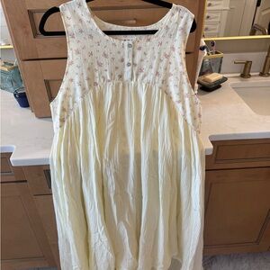 POL Floral Sleeveless Cream HIGH LOW Dress